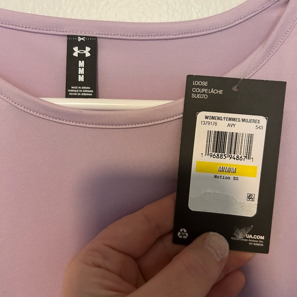 NWT Women’s Under Armour top - Picture 3 of 4